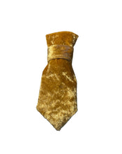 Load image into Gallery viewer, Crushed velvet tie for on the collar
